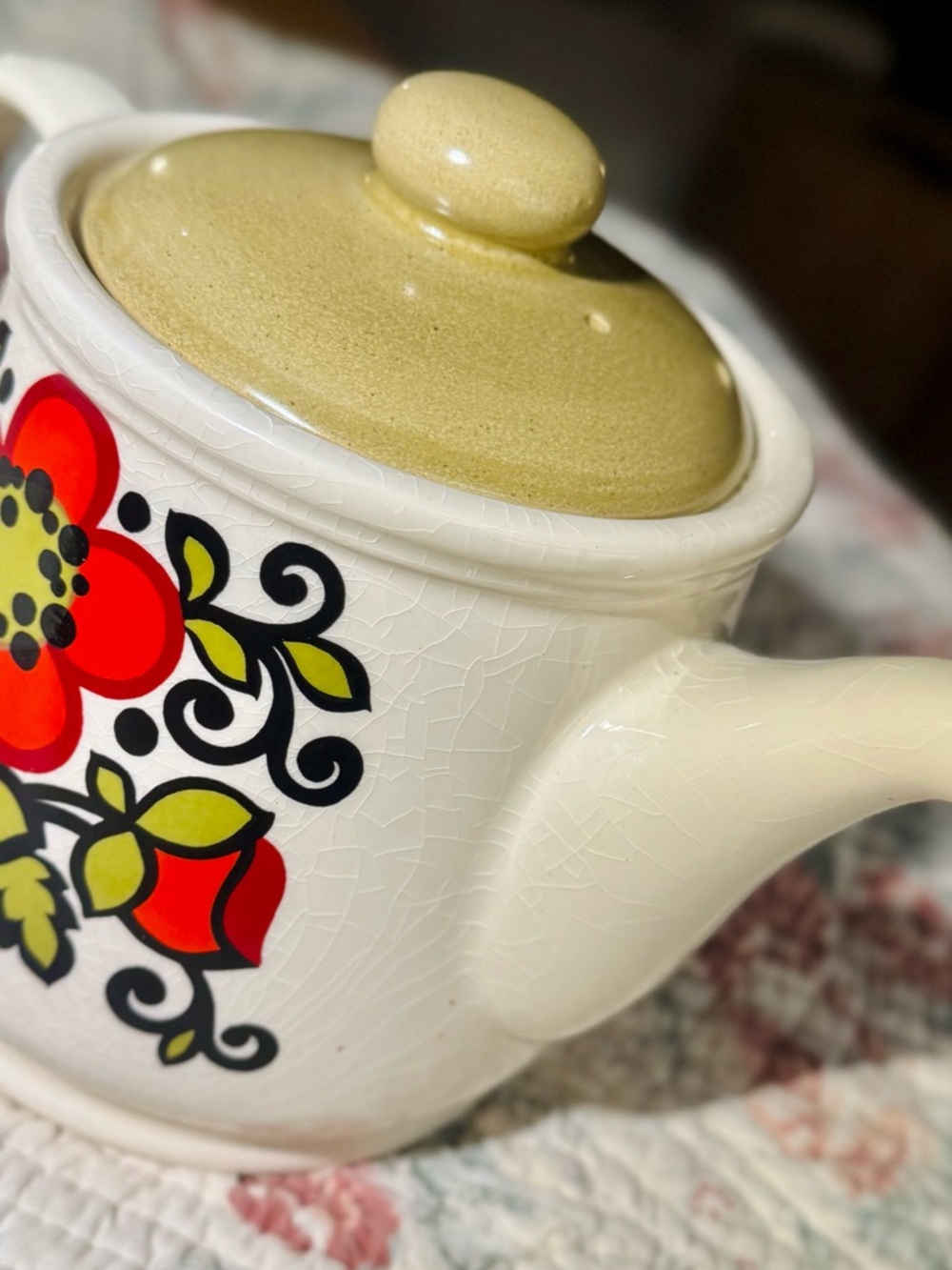 Sadler collectable Teapot/1970's/ Red & Lime Floral Design